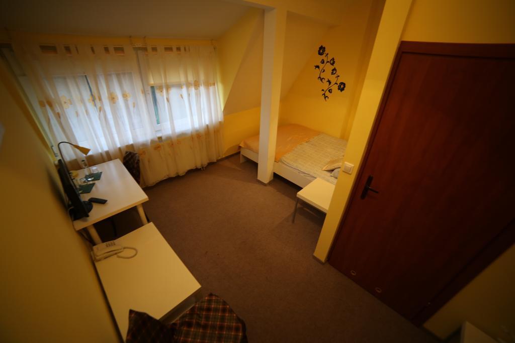 Motel Silver Konstantynow Lodzki Bilik gambar